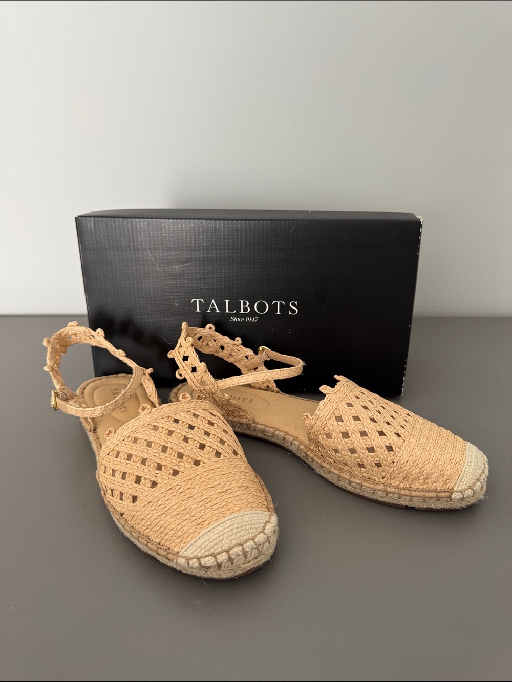 Talbots “Izzy” ankle strap 9M New
